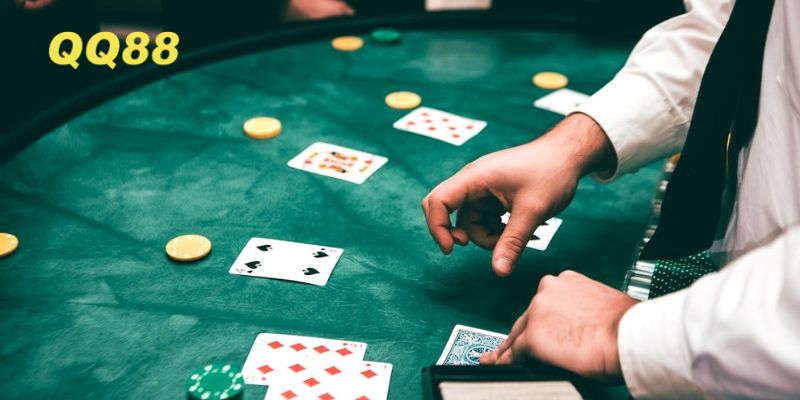 Hội viên phải trải qua 4 vòng chơi trong mỗi ván poker